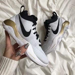 NWT nike zoom rev 👣